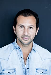 Laurent Aknin