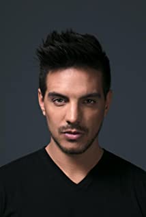 Vadhir Derbez