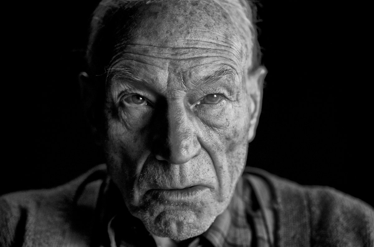 Patrick Stewart playing Professor X in Logan