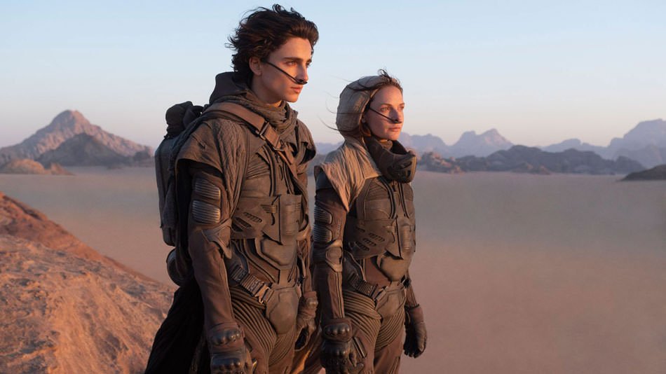 تیموتی شالامی و دختر در بیابان فیلم Dune