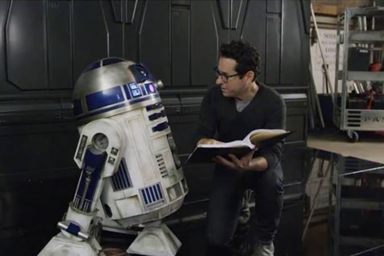 j j abrams in Star Wars: The Force Awakens