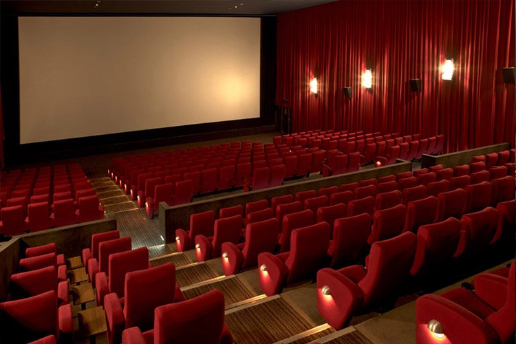 فروش سینمای ایران نسبت به رمضان ۹۷ افت کرده است